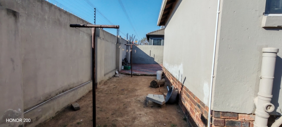 3 Bedroom Property for Sale in Blue Hills Gauteng