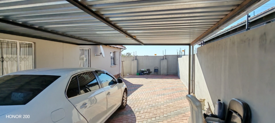 3 Bedroom Property for Sale in Blue Hills Gauteng