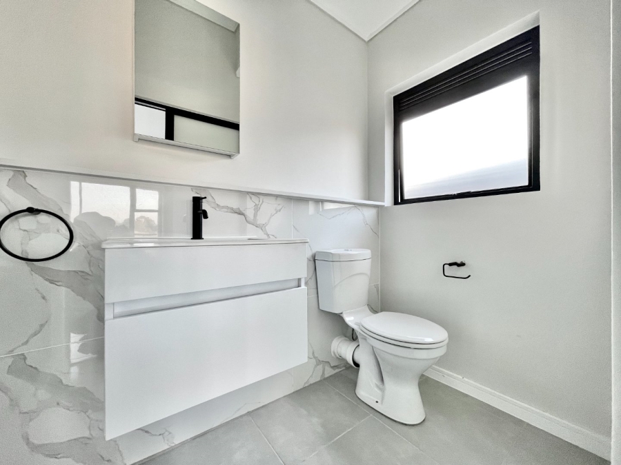 To Let 1 Bedroom Property for Rent in Waterfall Gauteng