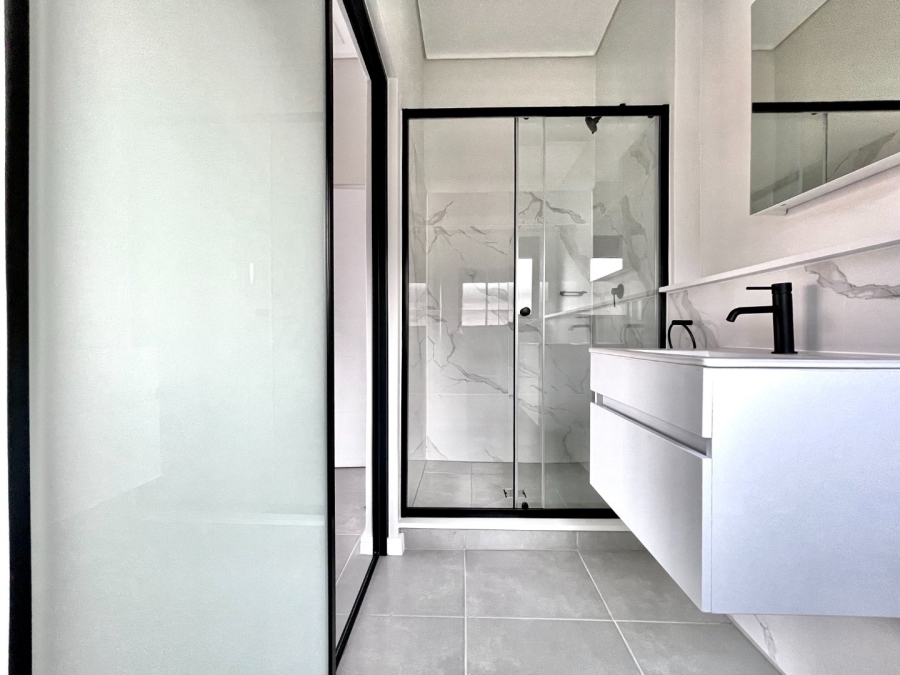 To Let 1 Bedroom Property for Rent in Waterfall Gauteng