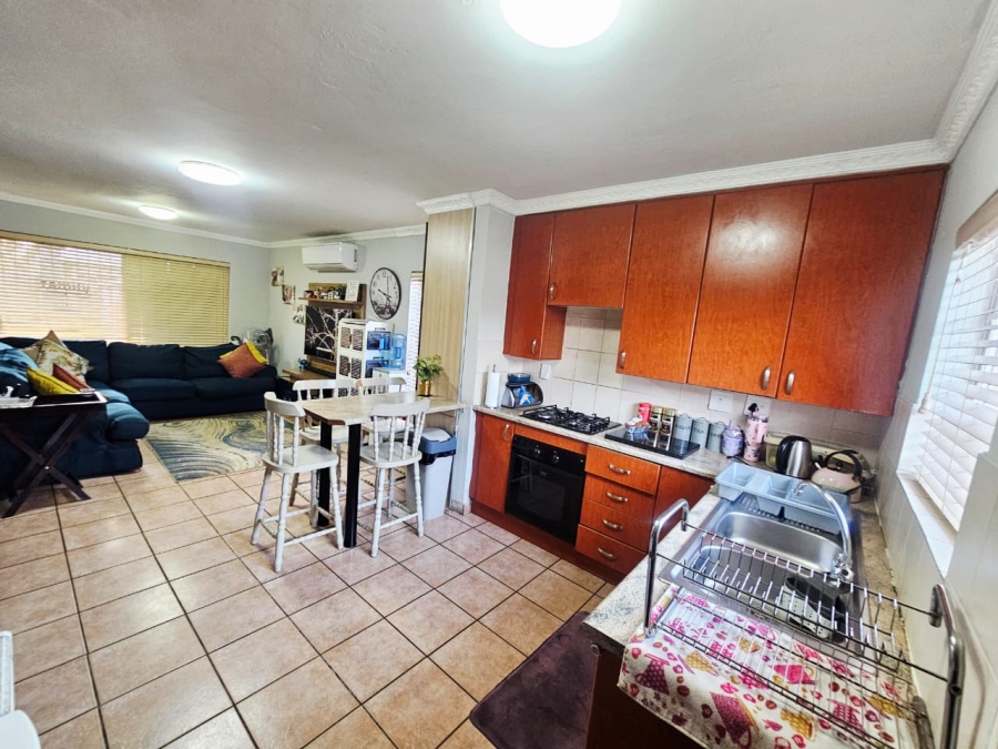 2 Bedroom Property for Sale in Heuwelsig Estate Gauteng