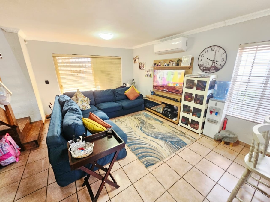 2 Bedroom Property for Sale in Heuwelsig Estate Gauteng