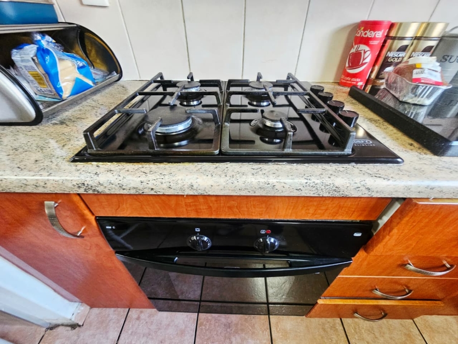2 Bedroom Property for Sale in Heuwelsig Estate Gauteng