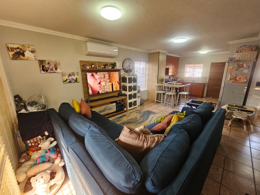 2 Bedroom Property for Sale in Heuwelsig Estate Gauteng