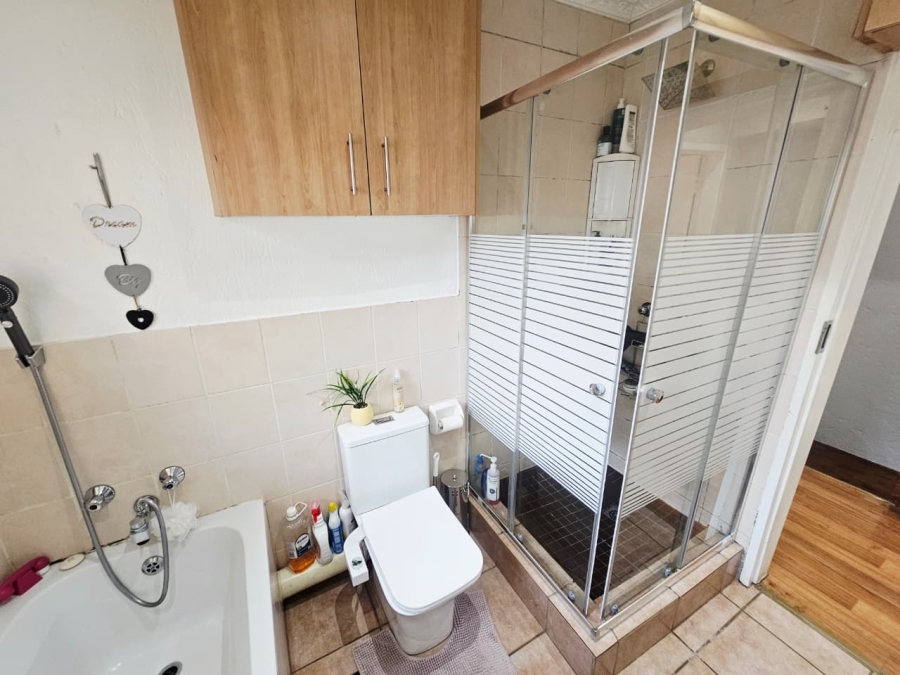 2 Bedroom Property for Sale in Heuwelsig Estate Gauteng