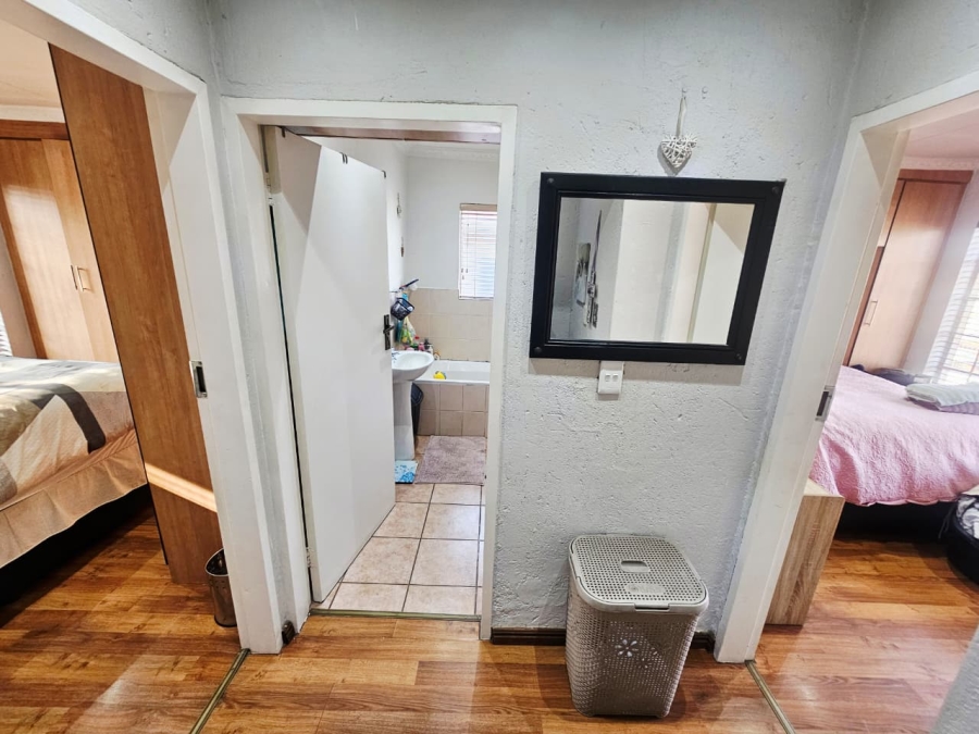 2 Bedroom Property for Sale in Heuwelsig Estate Gauteng