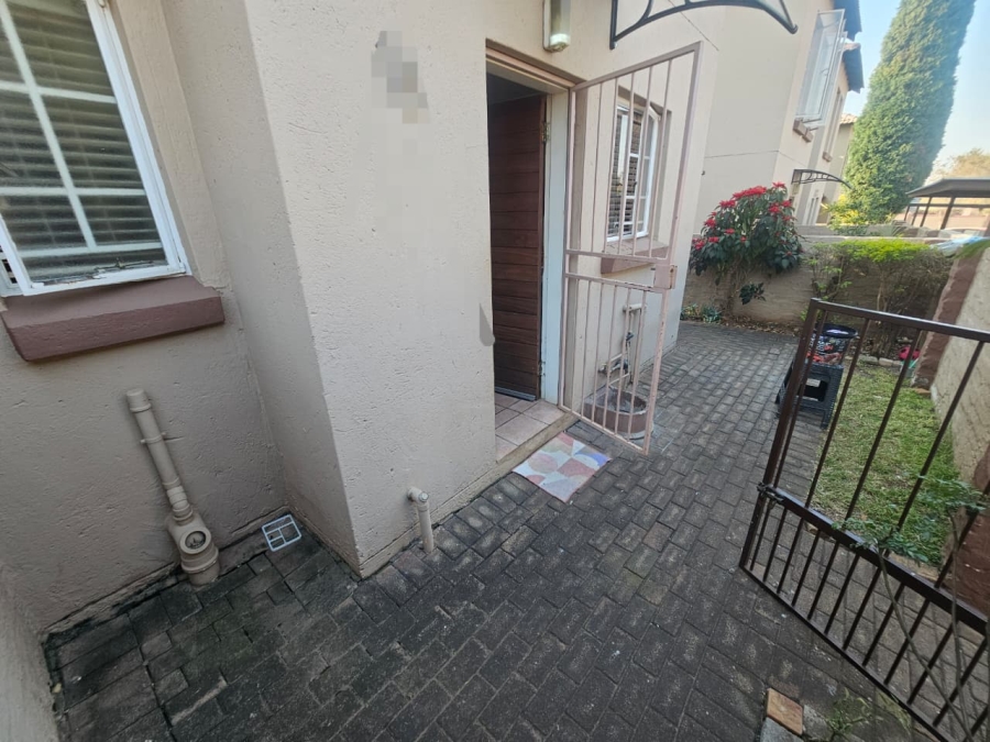2 Bedroom Property for Sale in Heuwelsig Estate Gauteng
