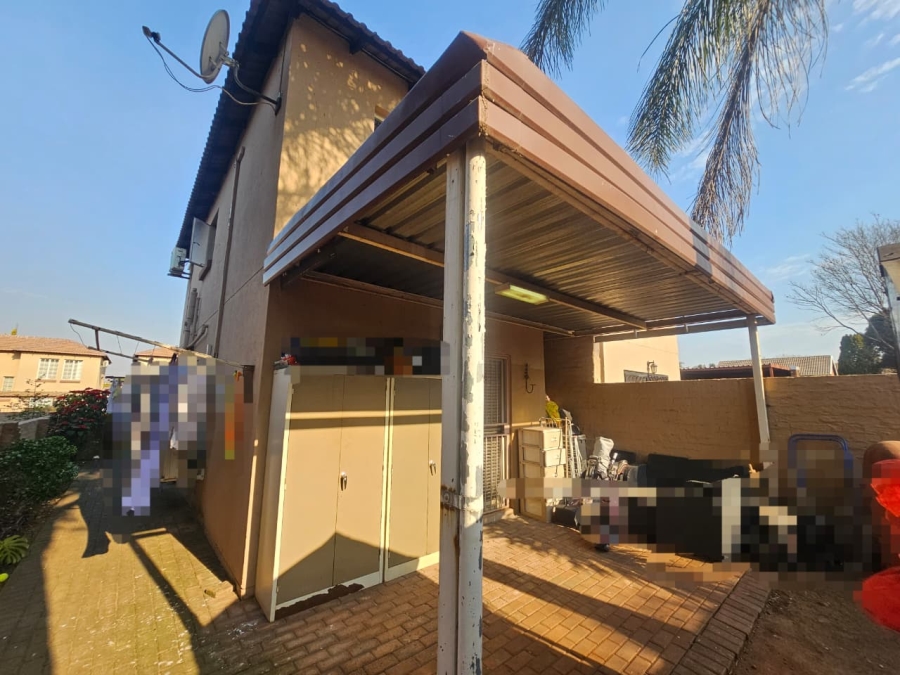 2 Bedroom Property for Sale in Heuwelsig Estate Gauteng