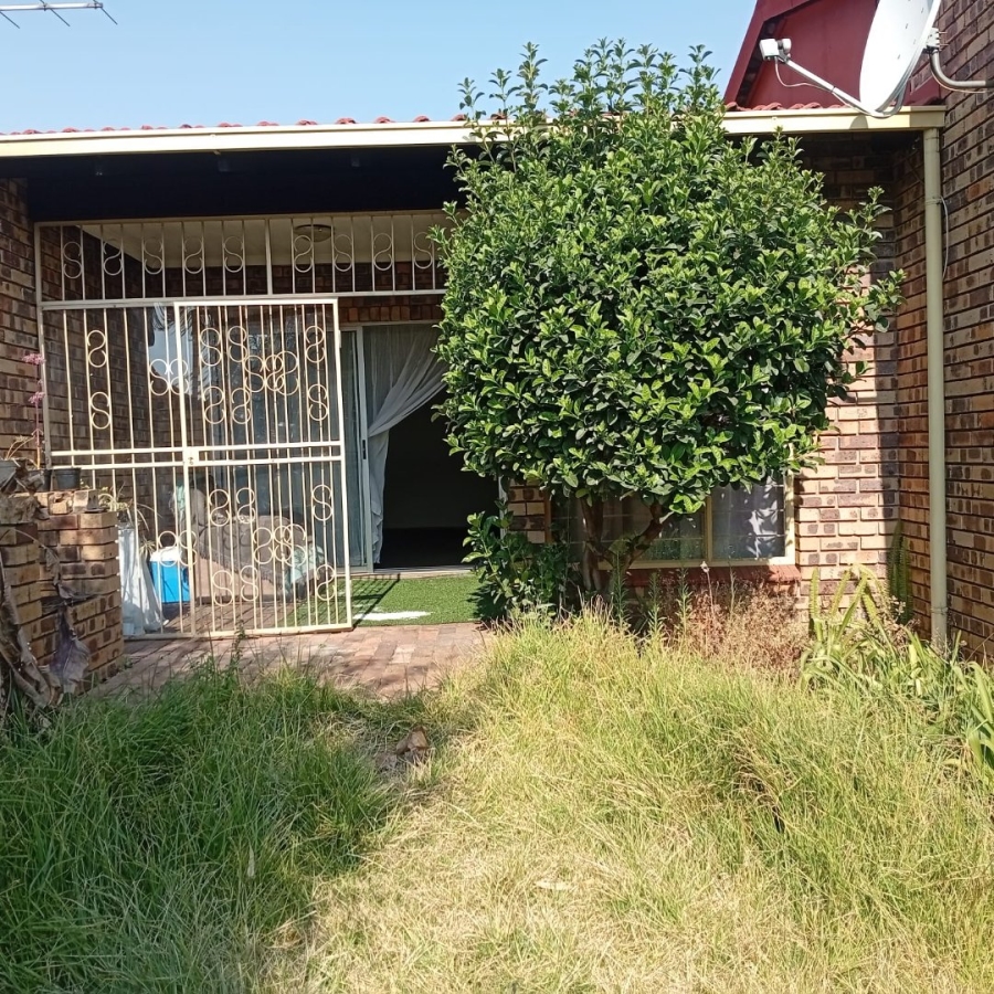 2 Bedroom Property for Sale in Benoni Central Gauteng