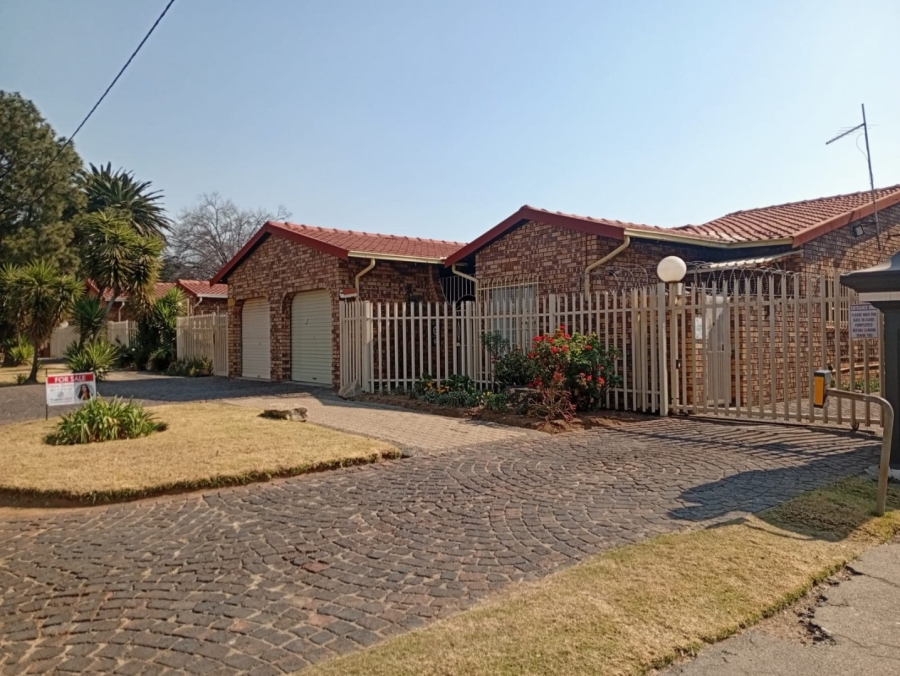 2 Bedroom Property for Sale in Benoni Central Gauteng