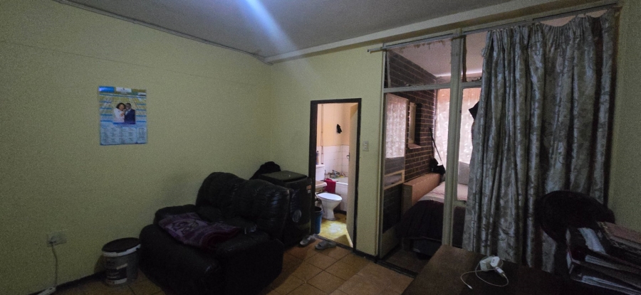 1 Bedroom Property for Sale in Pretoria Central Gauteng