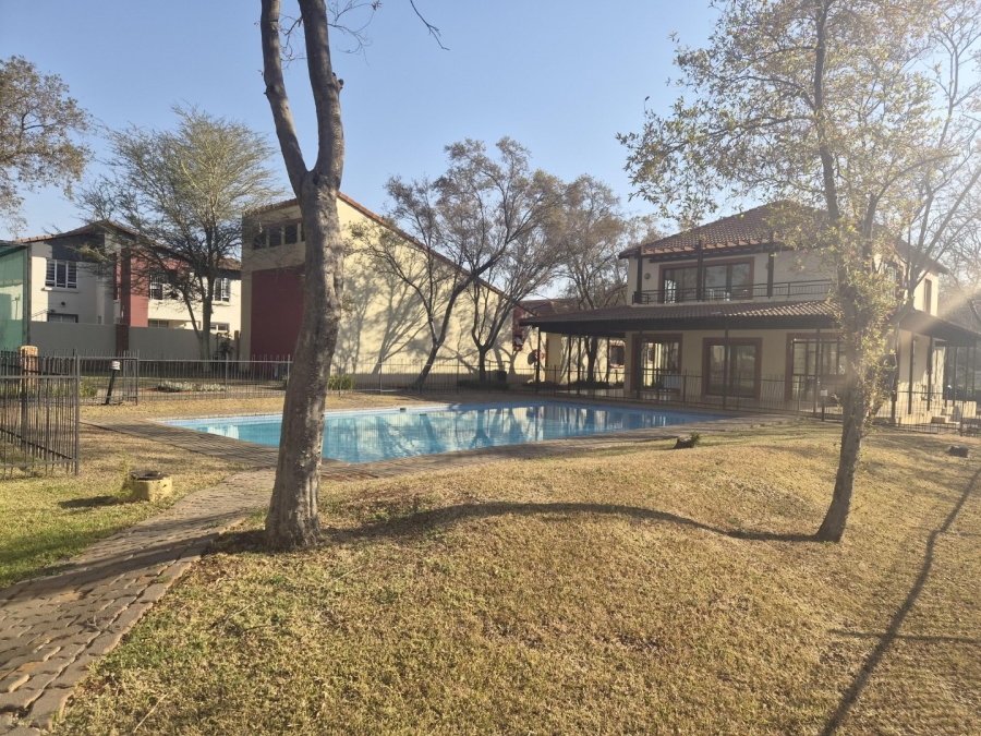 1 Bedroom Property for Sale in Oukraal Estate Gauteng