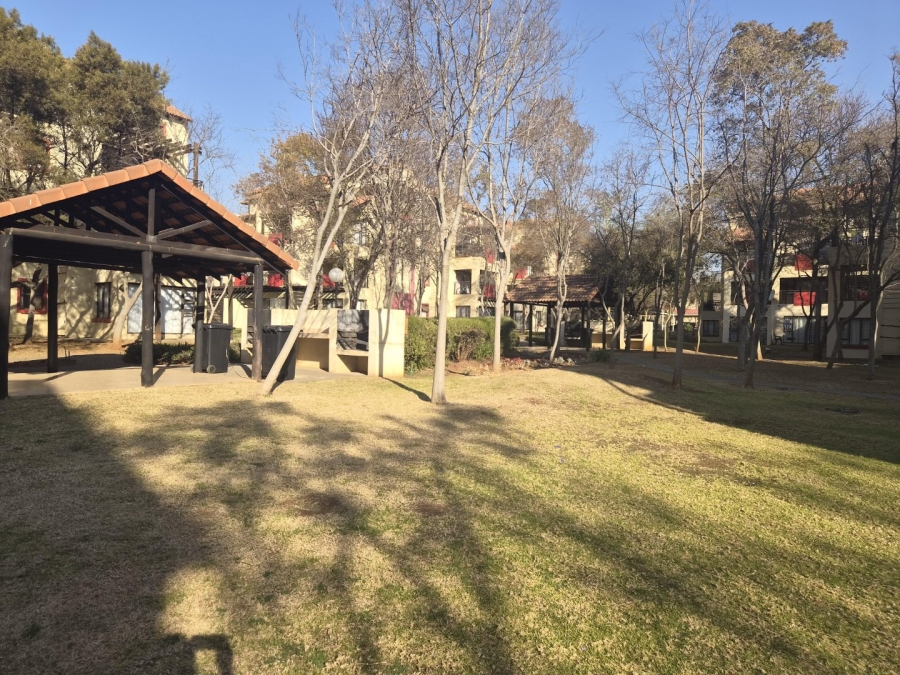 1 Bedroom Property for Sale in Oukraal Estate Gauteng