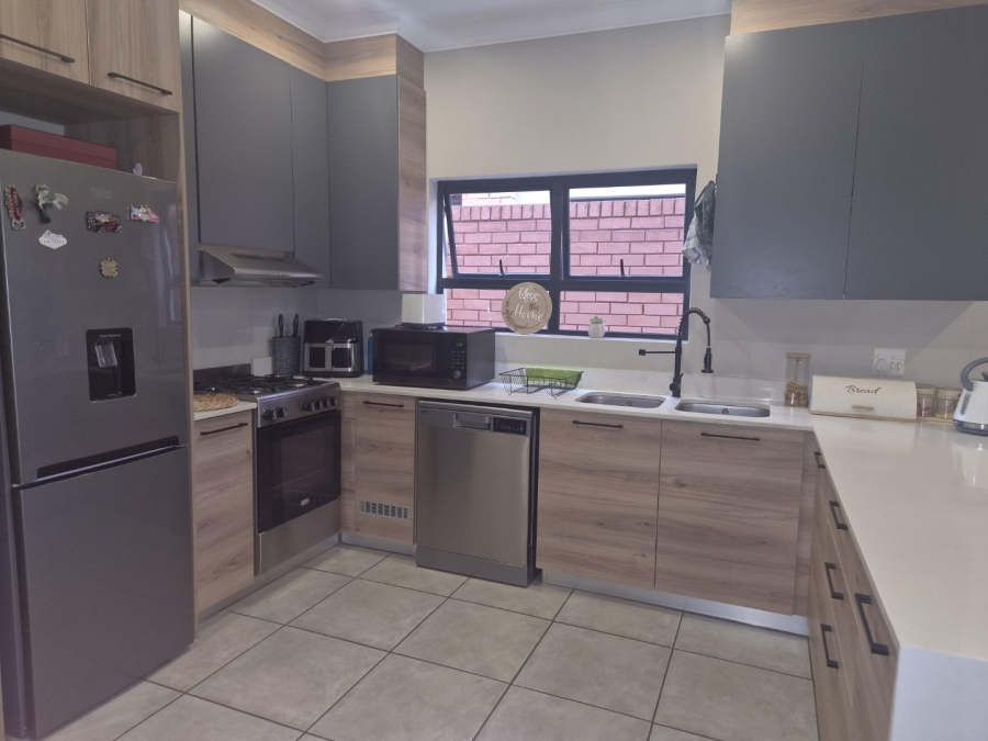 2 Bedroom Property for Sale in Six Fountains Residential Estate Gauteng