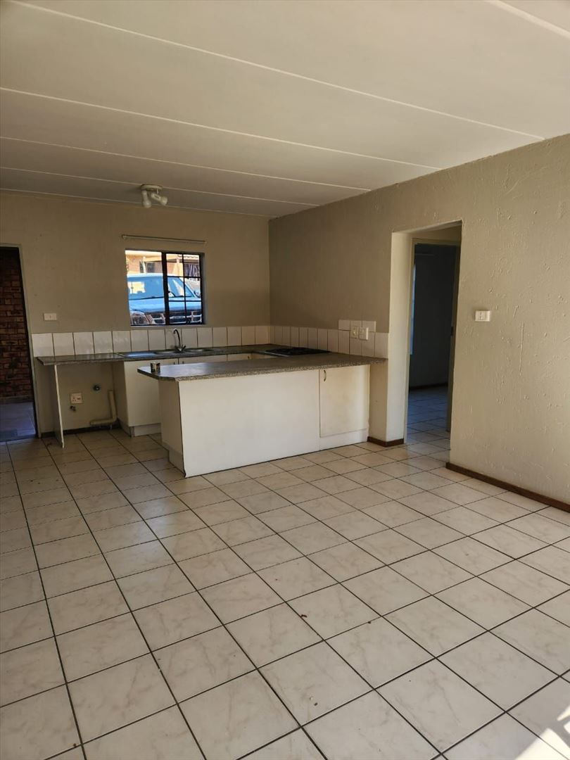 2 Bedroom Property for Sale in Chloorkop Gauteng