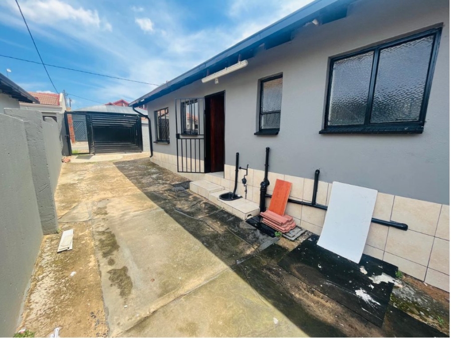 4 Bedroom Property for Sale in Kaalfontein Gauteng