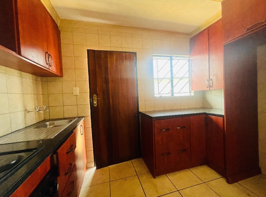 4 Bedroom Property for Sale in Kaalfontein Gauteng