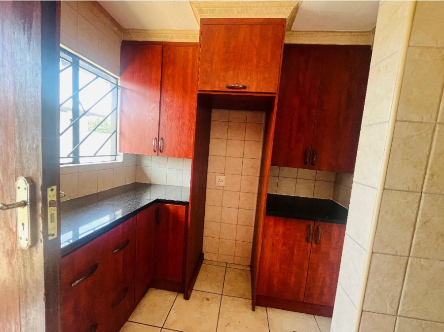 4 Bedroom Property for Sale in Kaalfontein Gauteng