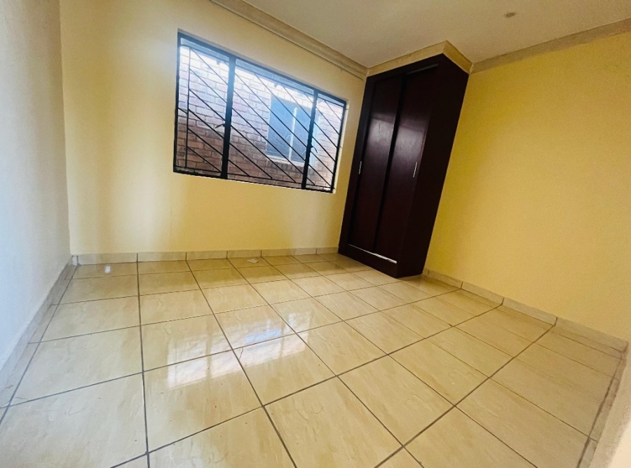 4 Bedroom Property for Sale in Kaalfontein Gauteng