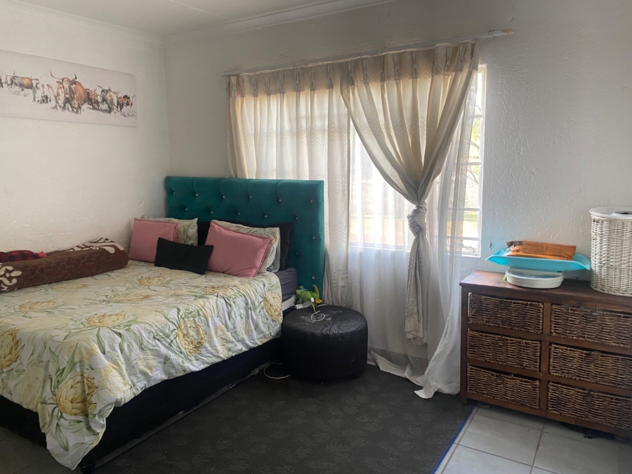 2 Bedroom Property for Sale in Die Hoewes Gauteng
