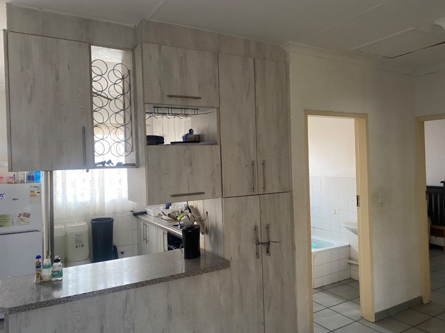 2 Bedroom Property for Sale in Die Hoewes Gauteng