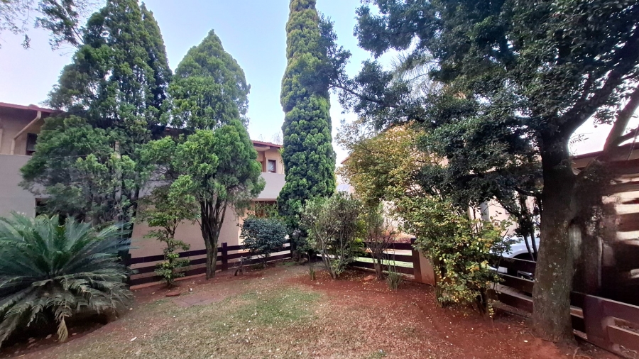  Bedroom Property for Sale in Lakefield Gauteng