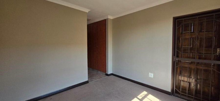 2 Bedroom Property for Sale in Magalieskruin Gauteng