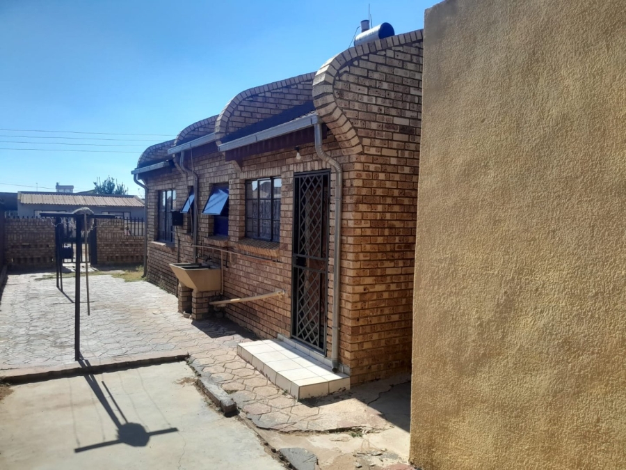 4 Bedroom Property for Sale in Soshanguve L Gauteng
