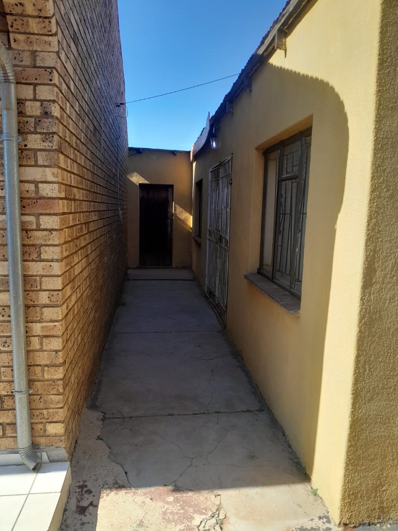 4 Bedroom Property for Sale in Soshanguve L Gauteng