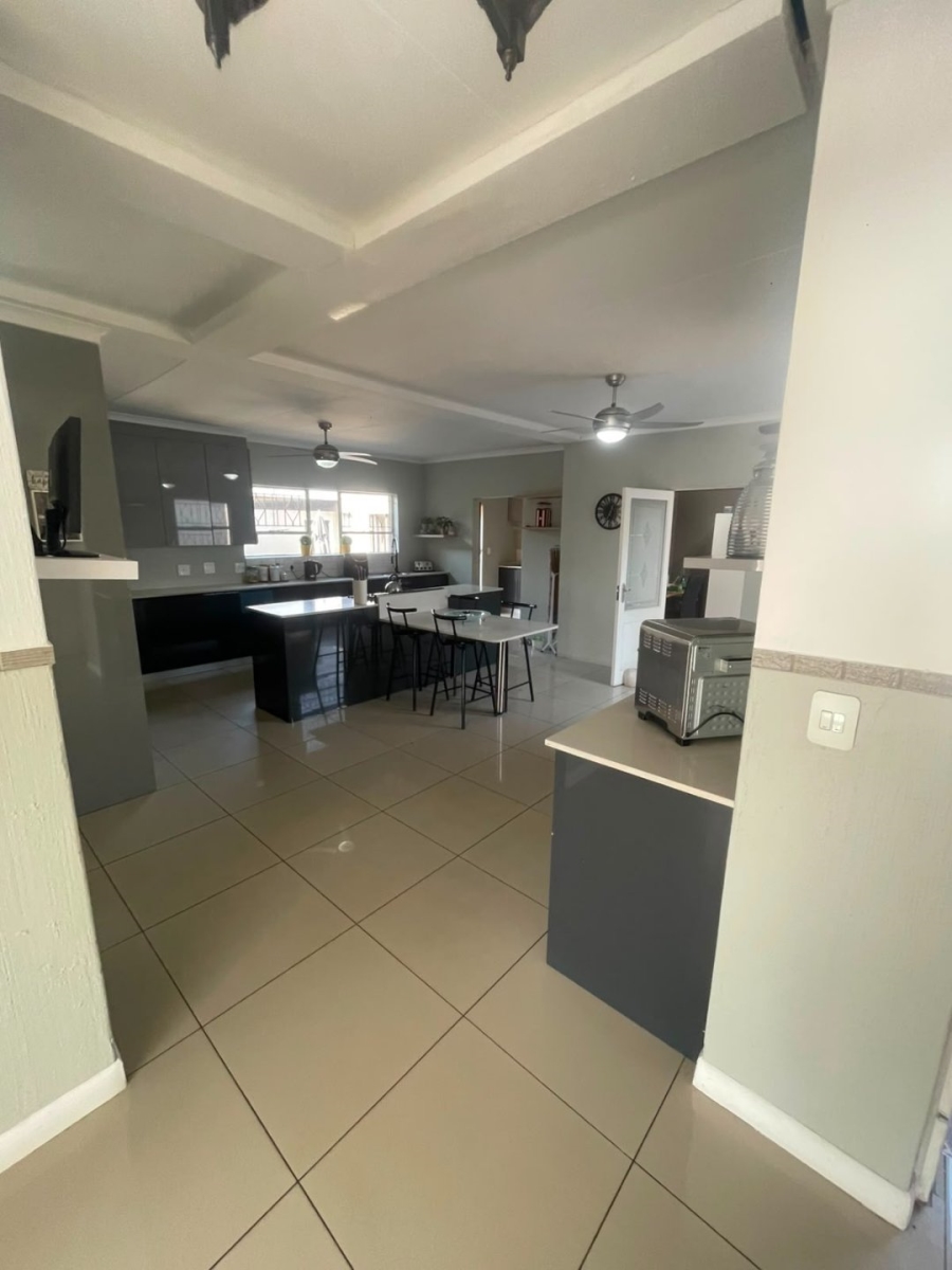 6 Bedroom Property for Sale in Verwoerdpark Gauteng