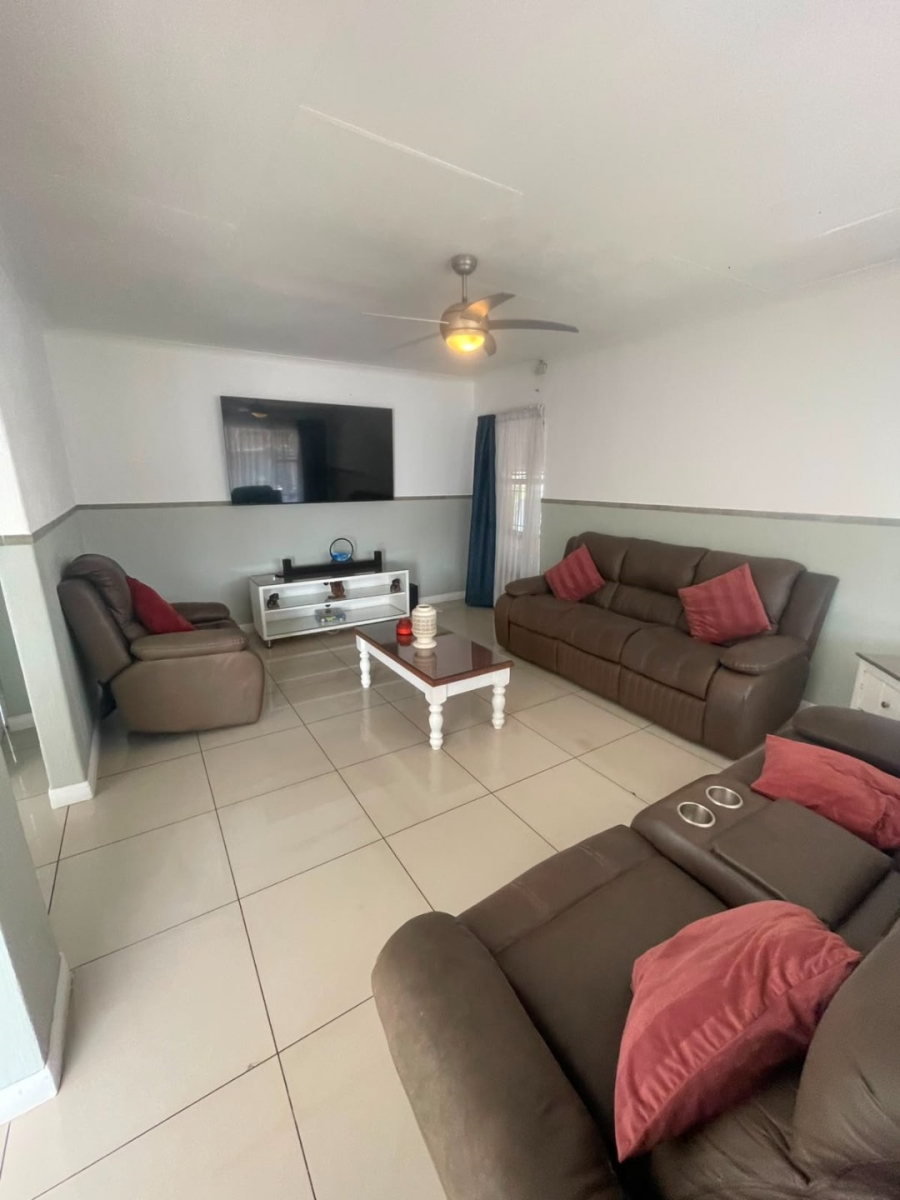 6 Bedroom Property for Sale in Verwoerdpark Gauteng
