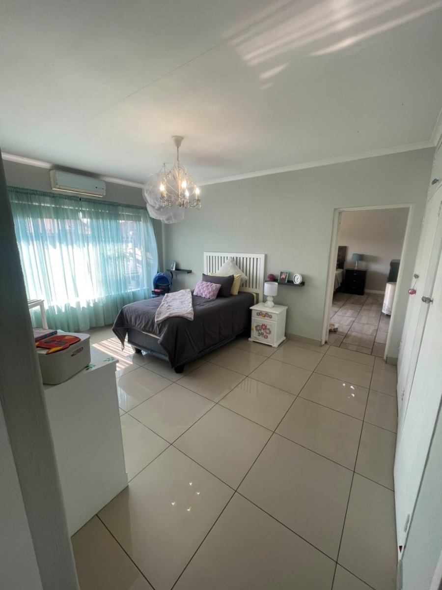 6 Bedroom Property for Sale in Verwoerdpark Gauteng