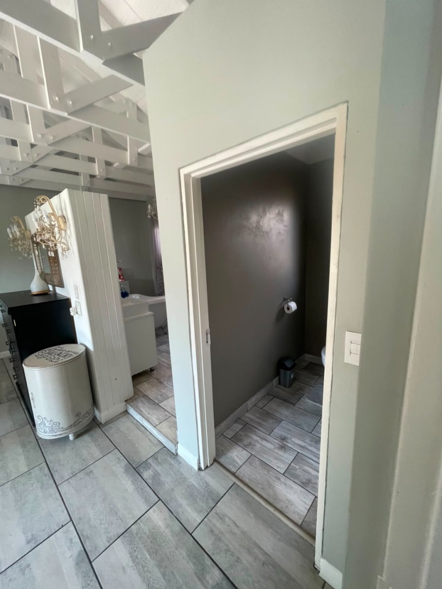 6 Bedroom Property for Sale in Verwoerdpark Gauteng