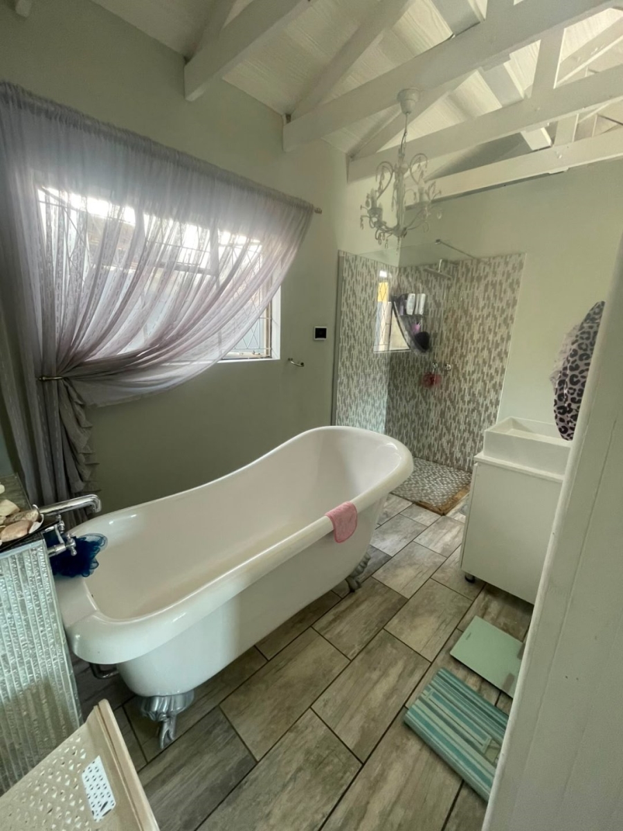 6 Bedroom Property for Sale in Verwoerdpark Gauteng