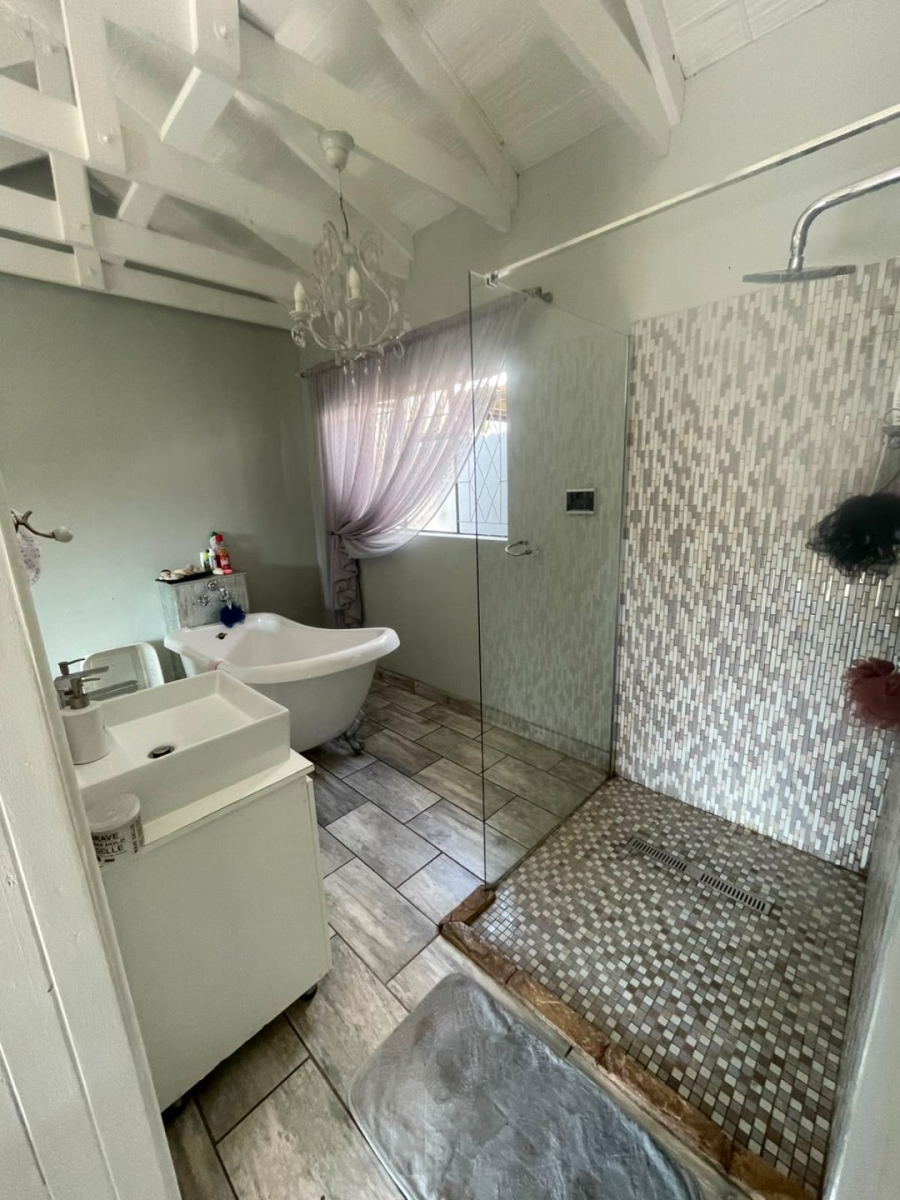 6 Bedroom Property for Sale in Verwoerdpark Gauteng