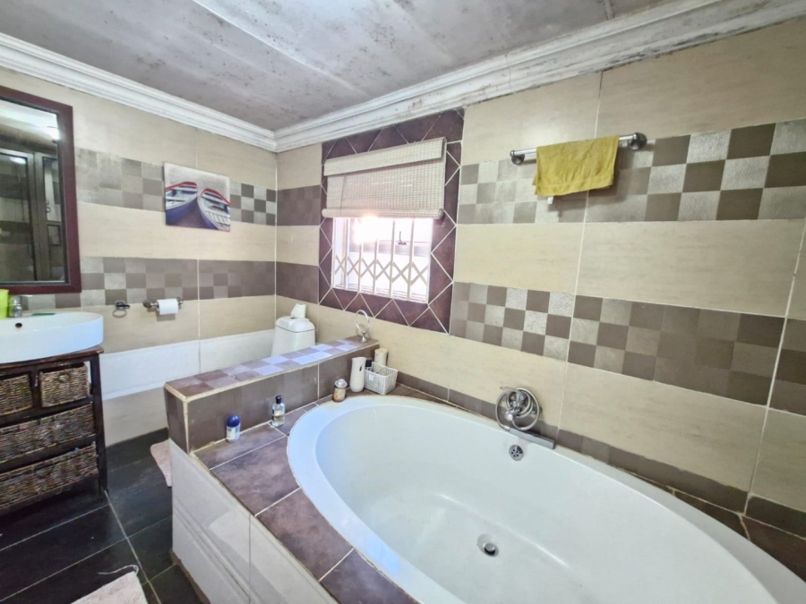 3 Bedroom Property for Sale in Daveyton Gauteng