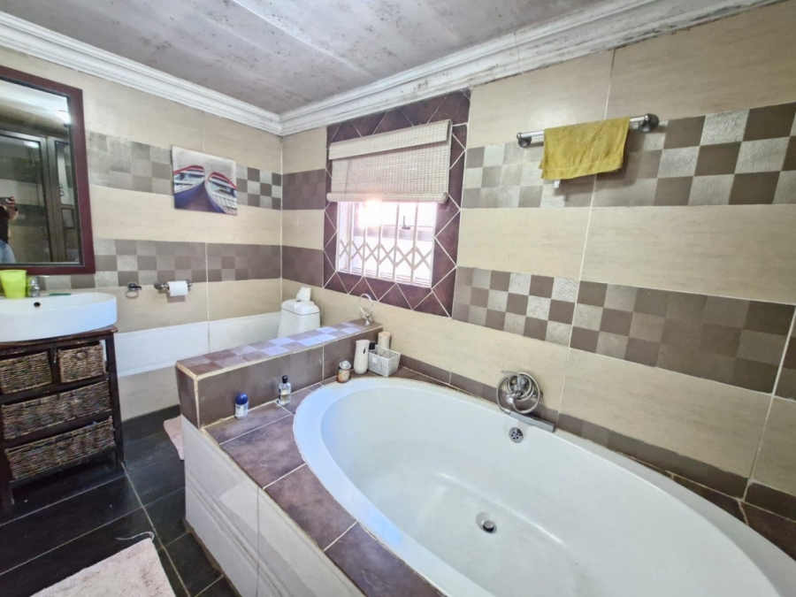 3 Bedroom Property for Sale in Daveyton Gauteng