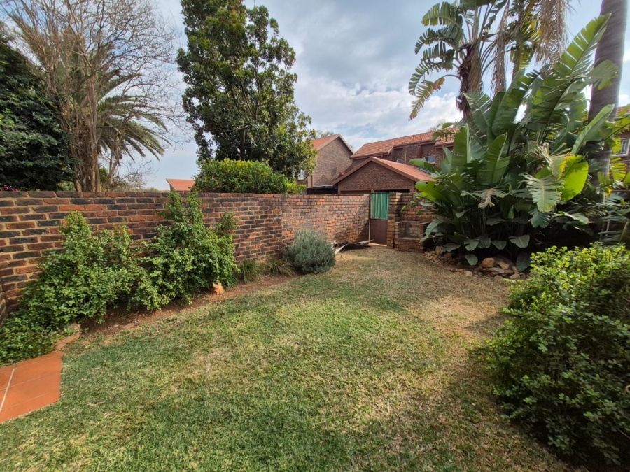 To Let 2 Bedroom Property for Rent in Pierre Van Ryneveld Gauteng