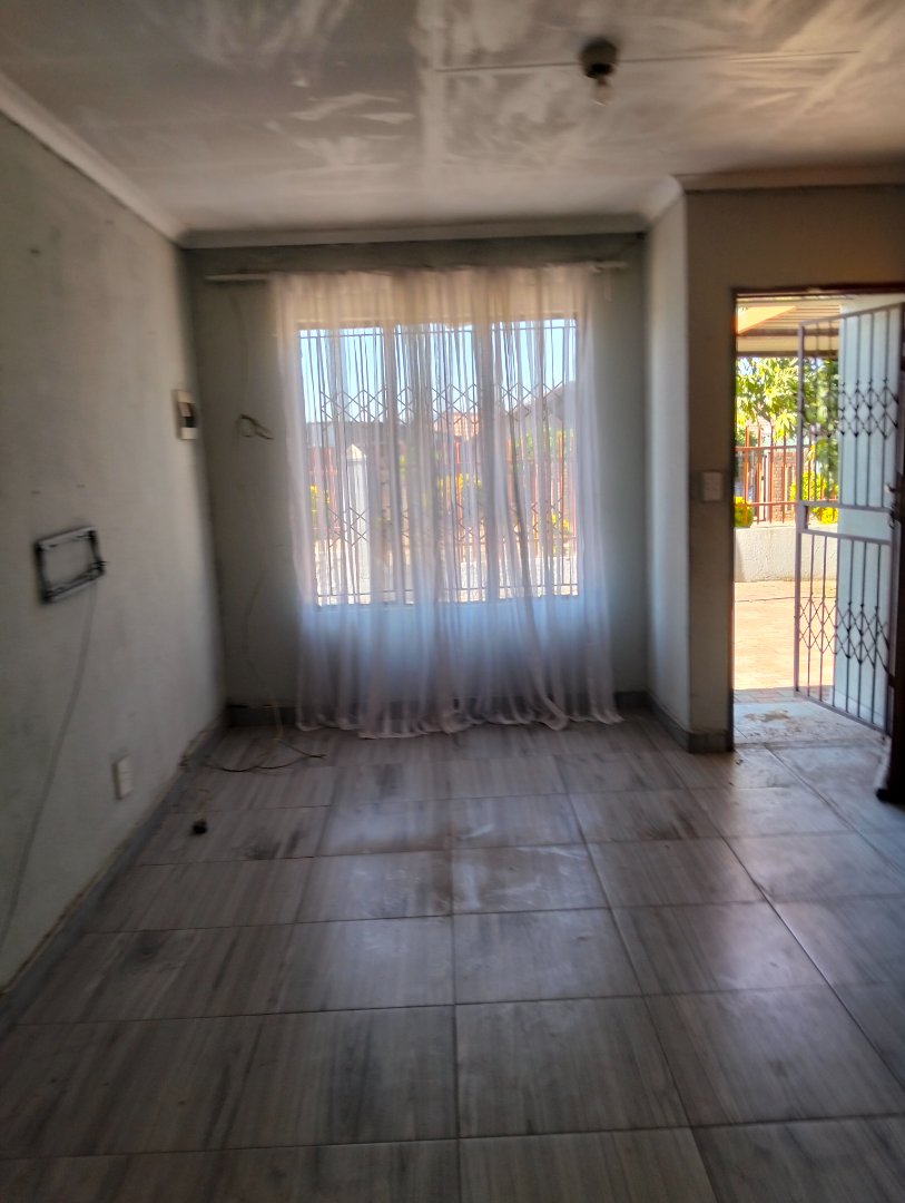 3 Bedroom Property for Sale in Lotus Gardens Gauteng
