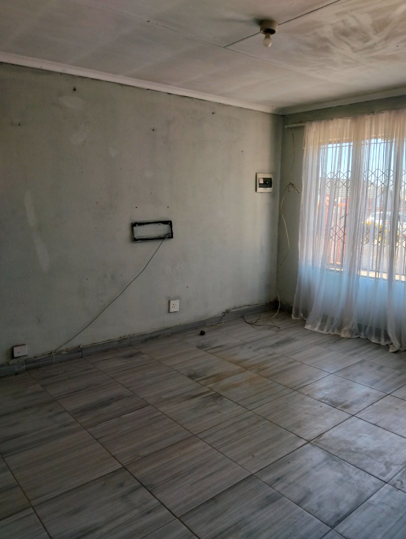 3 Bedroom Property for Sale in Lotus Gardens Gauteng