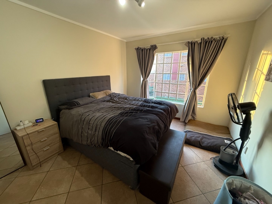 2 Bedroom Property for Sale in The Reeds Gauteng