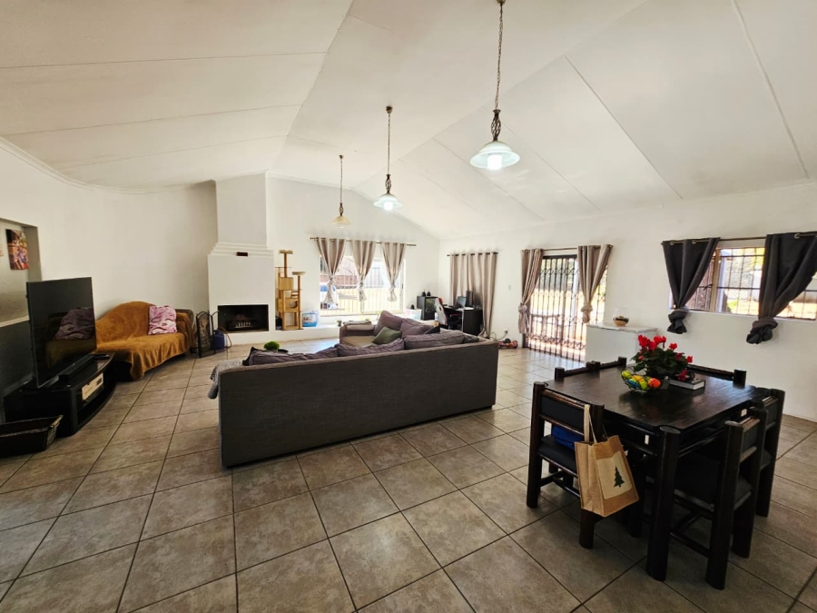  Bedroom Property for Sale in Raslouw Gauteng