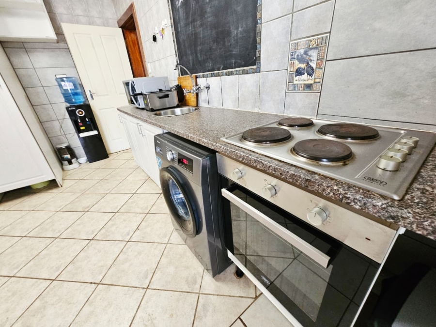  Bedroom Property for Sale in Raslouw Gauteng