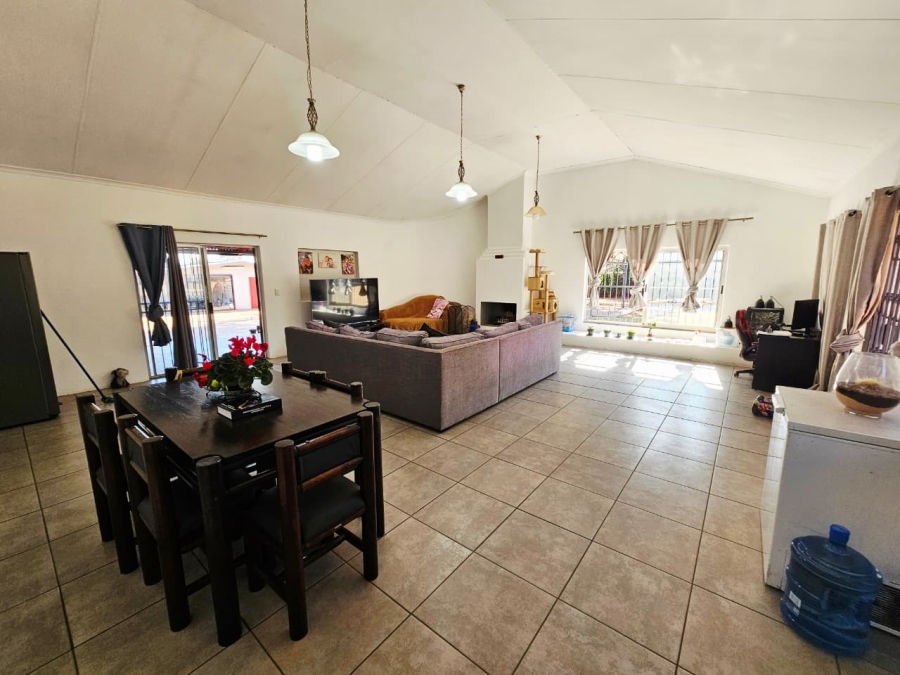  Bedroom Property for Sale in Raslouw Gauteng
