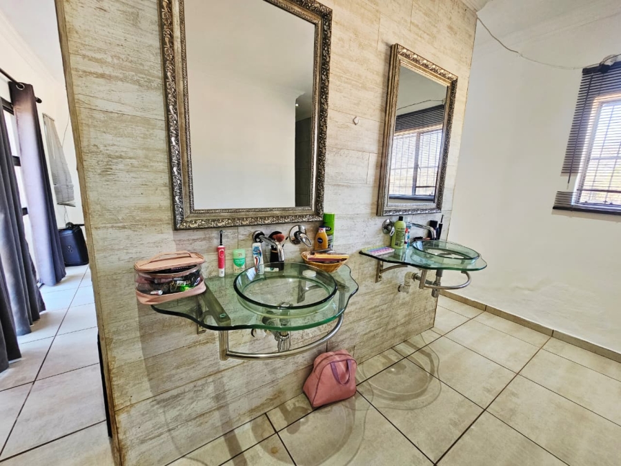 Bedroom Property for Sale in Raslouw Gauteng
