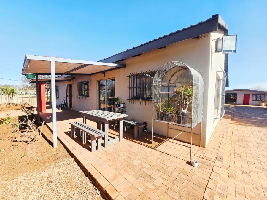  Bedroom Property for Sale in Raslouw Gauteng