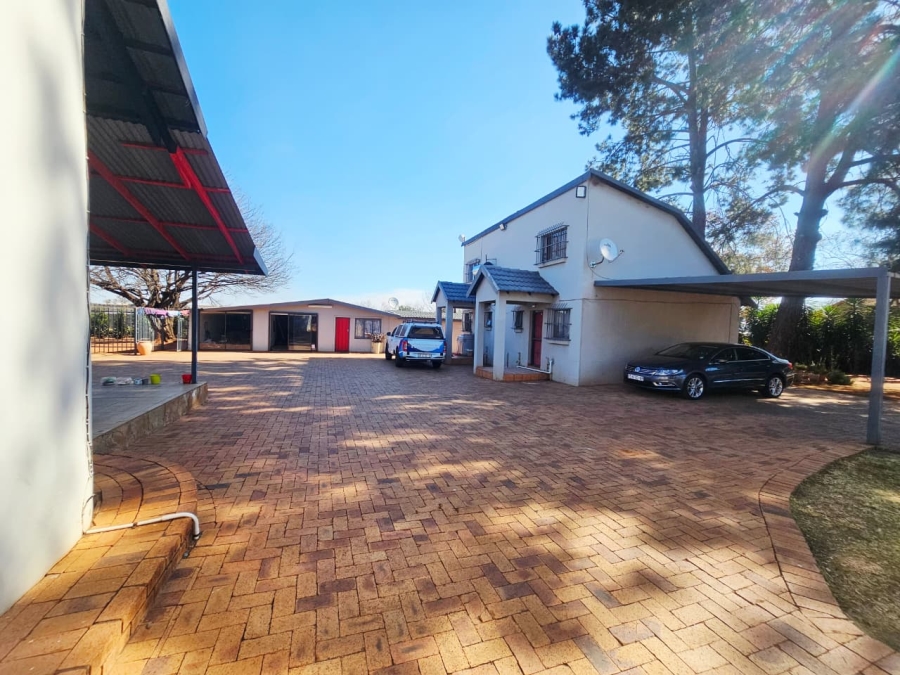  Bedroom Property for Sale in Raslouw Gauteng