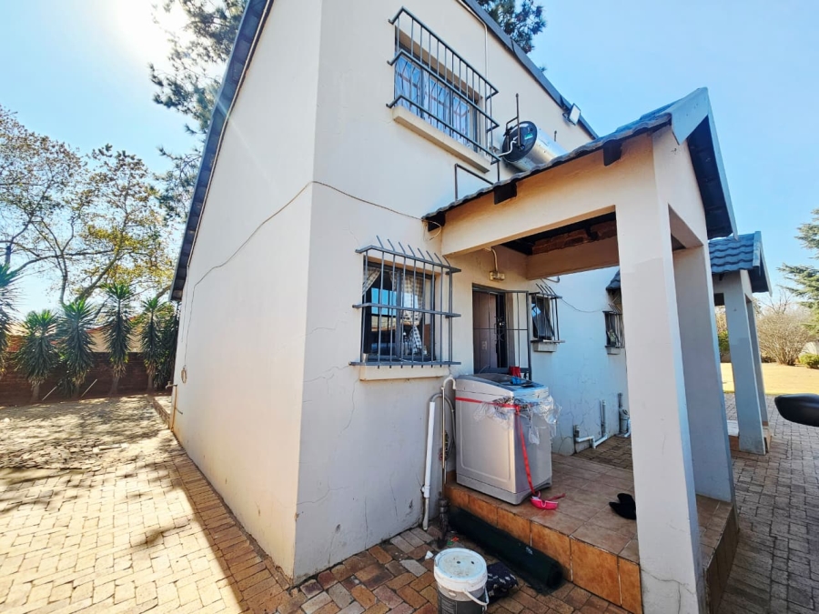  Bedroom Property for Sale in Raslouw Gauteng