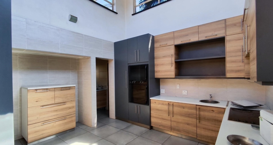 5 Bedroom Property for Sale in Terenure Gauteng