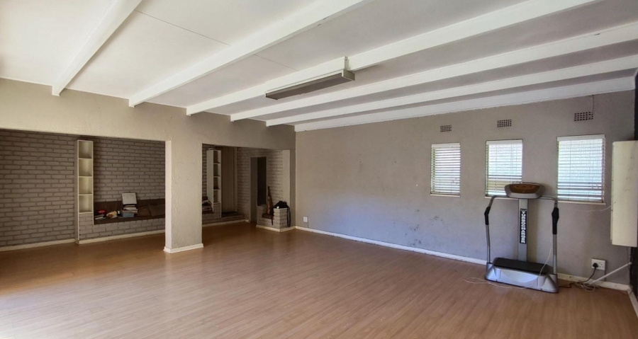 5 Bedroom Property for Sale in Terenure Gauteng